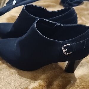 Elegant Black Women's Heeled Shoes
